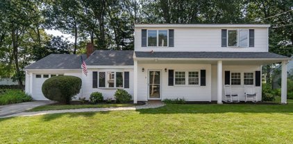 8 Spring Valley Rd, Natick
