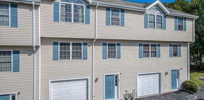 985 Trapelo Rd Unit 22, Waltham