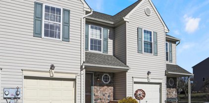 200 Strawberry Ln, Perkasie