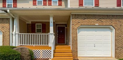 586 Fox Creek Crossing, Woodstock