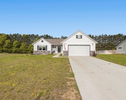 1732 Signal Point Circle, Allegan