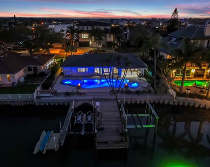 906 Oakwood Drive, Largo