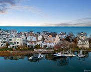 1522 Fairfield Beach Road, Fairfield image