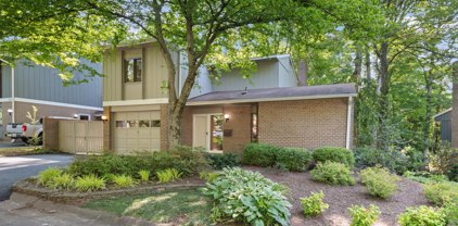 1624 Greenbriar Ct, Reston