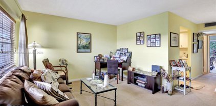 850 Sw 133rd Ter Unit #409B, Pembroke Pines