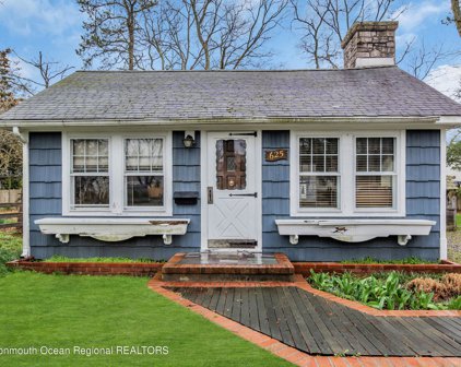 625 Cable Avenue, Beachwood