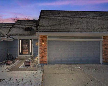 264 NE Edgewater Drive, Lee's Summit