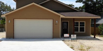 425 Rainbow Drive, Lakehills