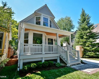 124 N Stone Avenue, La Grange