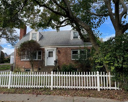 43 Highland Avenue, Port Washington