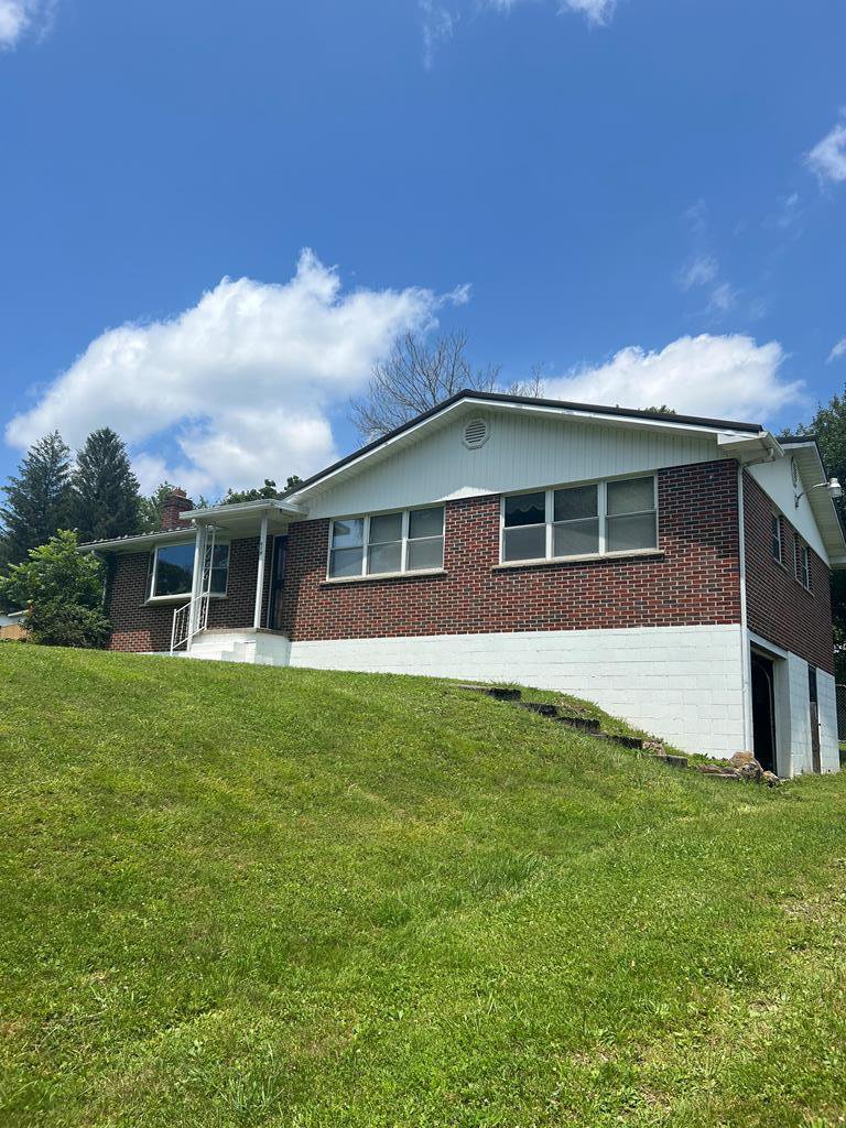 Real Estate For Sale Glen Daniel WV MLS 82654 614 Posey Saxon Road