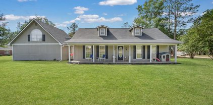 201 Willow Drive, Glennville