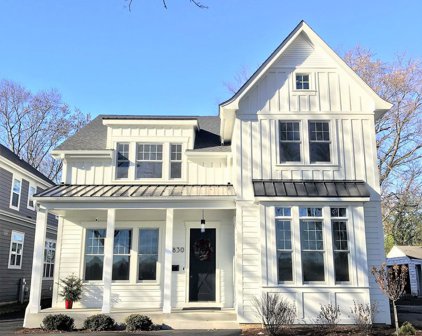 830 N Dryden Avenue, Arlington Heights
