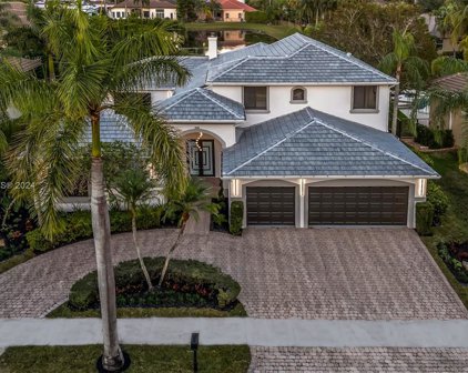 2530 Montclaire Cir, Weston