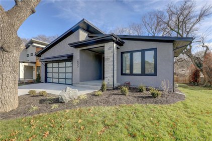 7433 Ash Street, Prairie Village