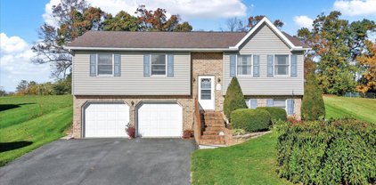 10 Meadow Ridge Dr, Shippensburg