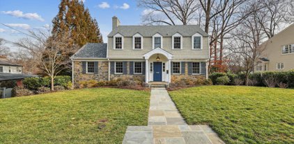5017 Scarsdale Rd, Bethesda