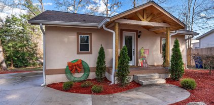 930 Maple  Street, Hendersonville
