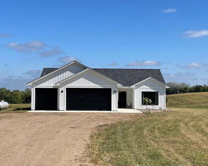 18142 705th Avenue, Dassel