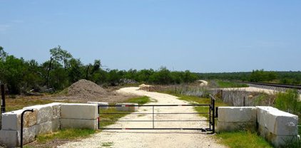 7333 A S Fm 1343, Castroville