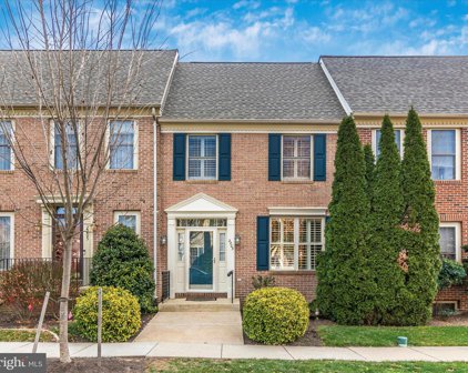 2203 Garden Ln, Frederick