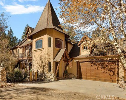860 Elder Drive, Cedar Glen