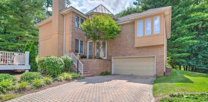 70 Laguna Hills Court, Holmdel