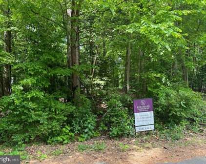 716 War Bonnet Trl, Lusby