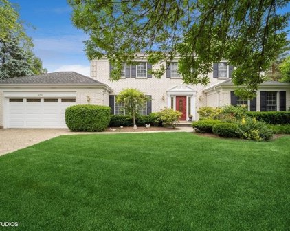 2161 N Charter Point Drive, Arlington Heights