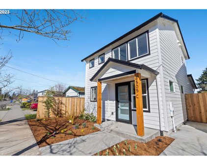 6505 SE Clatsop ST Unit #C, Portland