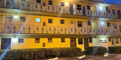 2820 Ne 201 Terrace Unit #F-106, Aventura
