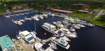 525 Newport Drive, Naples