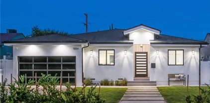 5854 Lemp Avenue, North Hollywood