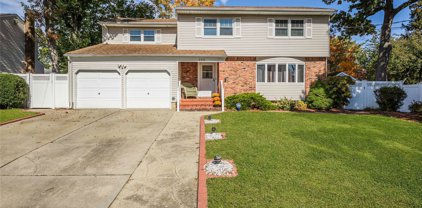105 Hale Road, N. Babylon