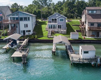 1027 RIVER, St. Clair Twp