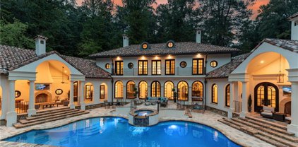 876 Crest Valley Drive, Sandy Springs