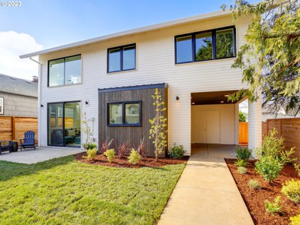 5833 SE 41st AVE Unit #C, Portland