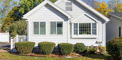 17 Kiely Rd, Dedham