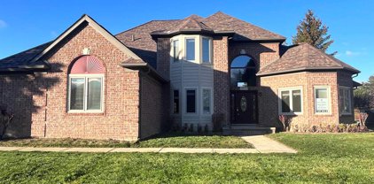 13575 Towering Oaks, Shelby Twp