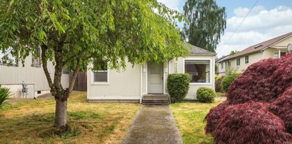 8750 13th Avenue NW, Seattle