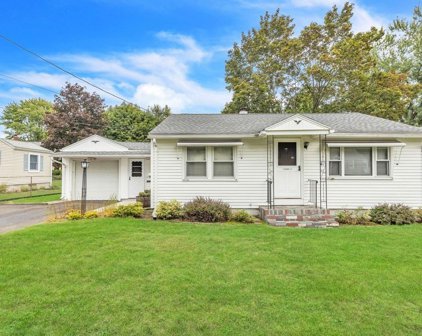 67 Searles St, Chicopee