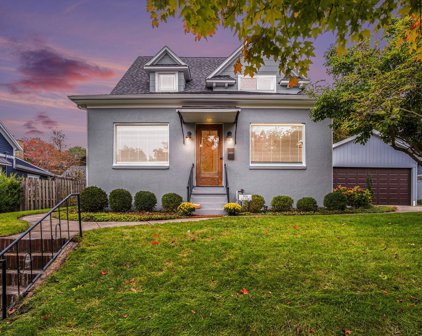506 Lake Avenue, Grand Haven