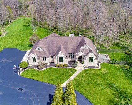 600 Maple Point Court, Chester Twp