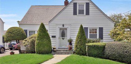 200 Lincoln Place, Eastchester