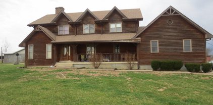 117 Adams Pike, Shelbyville