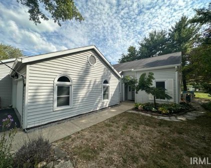 3812 S Pepper Chase, Bloomington