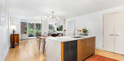 15152 Russell Avenue Unit 203, White Rock