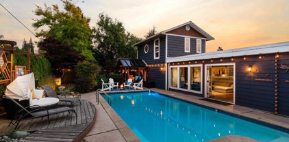 1226 Dogwood Crescent, North Vancouver