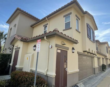 453 Country Club Drive Unit 201, Simi Valley