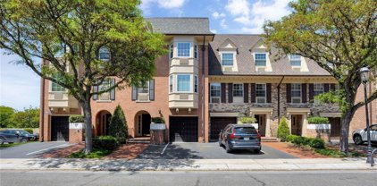 206-03 Emily Road Unit #1021, Bayside